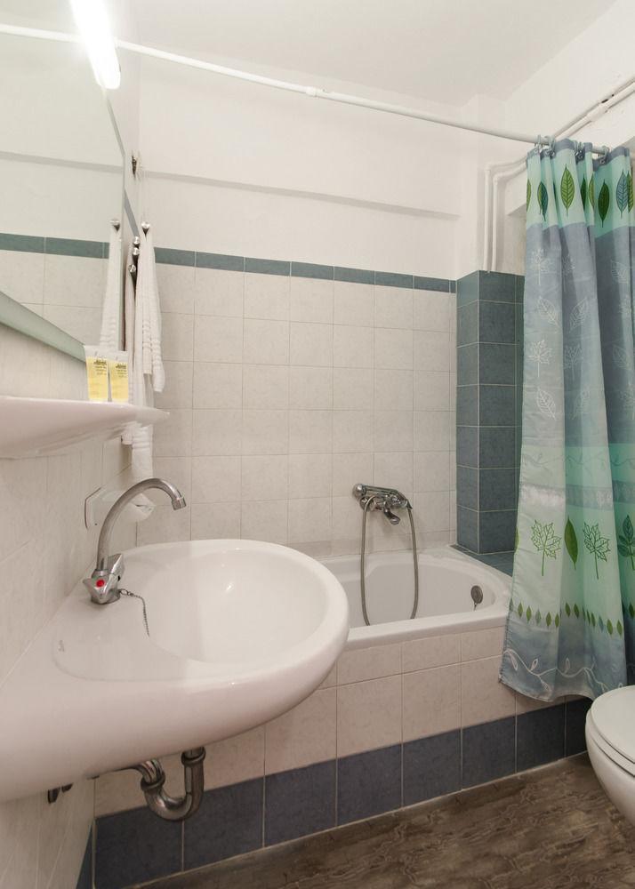 פארוס Hotel Oasis מראה חיצוני תמונה